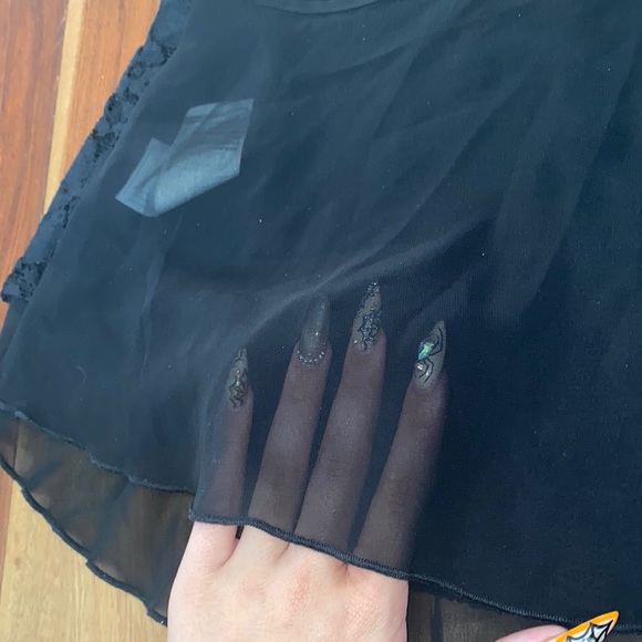 NWOT - HOLLISTER HIGH NECK CRISS CROSS FLORAL SHEER BACK BLOUSE - SIZE XS - Picture 8 of 8